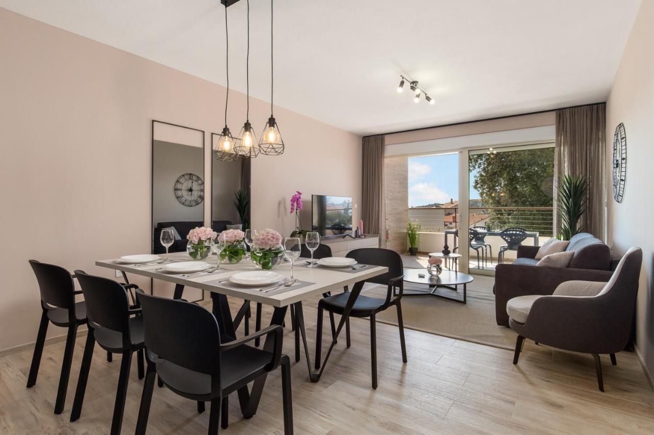 Apartment Nensi Pjescana Uvala Exterior foto