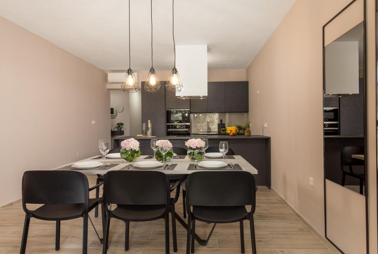 Apartment Nensi Pjescana Uvala Exterior foto